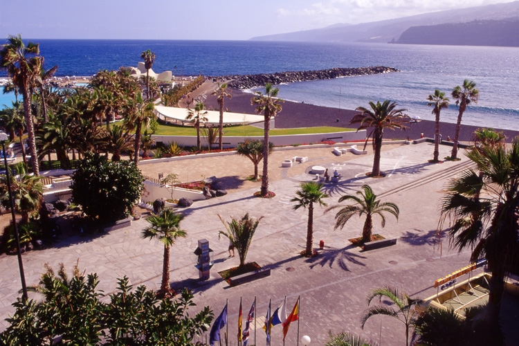 Vista aérea del paseo de Colón y de la playa